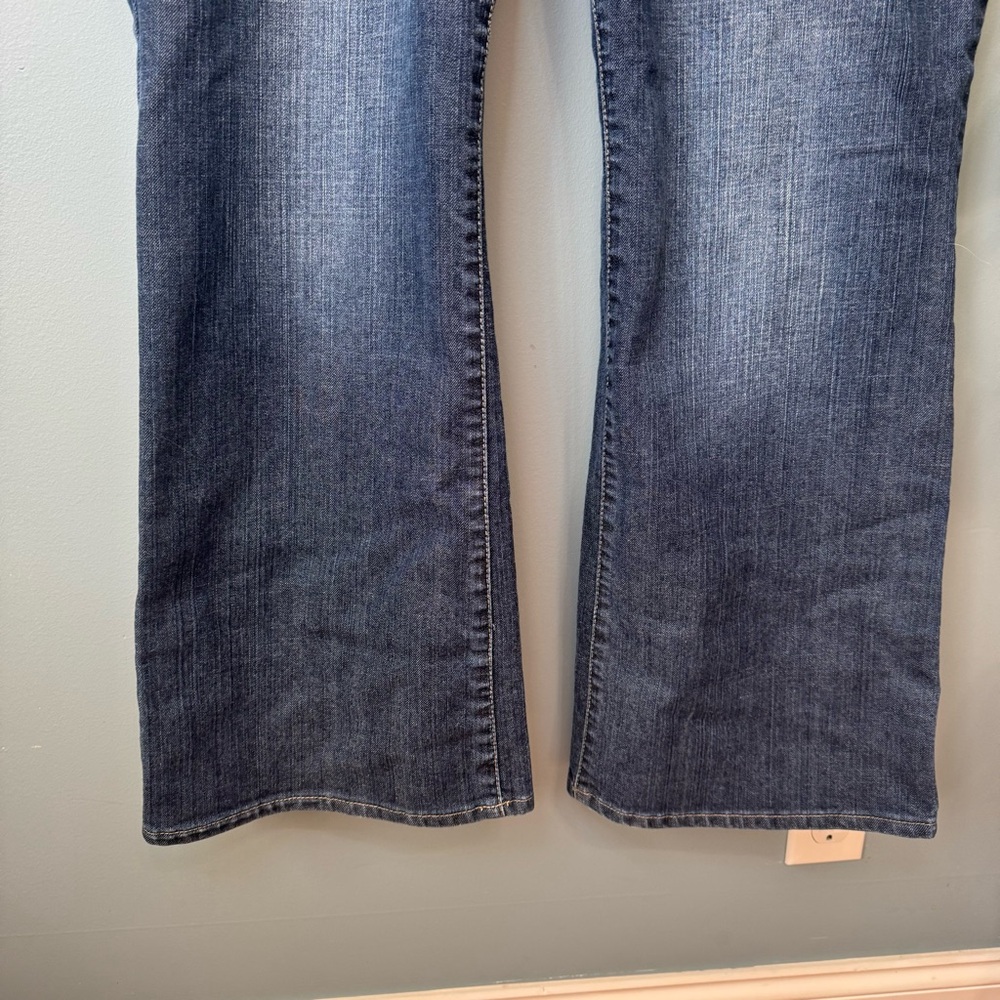 Fashion Bug Women's Boot Cut Jeans. Size 22W (actual 38x31) - Picture 5 of 10